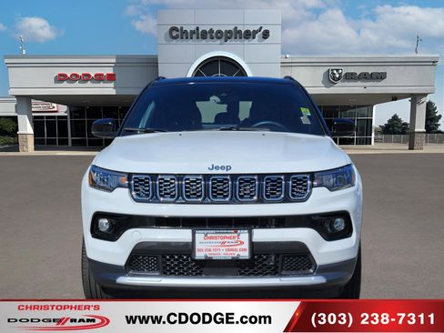 Used 2025 Jeep Compass Limited image 8