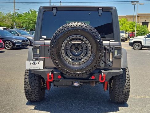 Used 2021 Jeep Wrangler Unlimited Rubicon AWD/4WD image 9