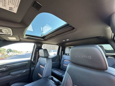 Used 2025 GMC Sierra 1500 AT4 w/ AT4 Premium Package AWD/4WD image 19