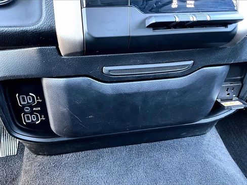 Used 2019 RAM 1500 Laramie image 17