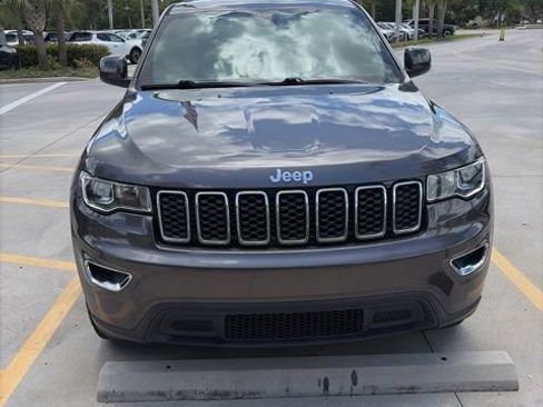 Used 2018 Jeep Grand Cherokee Laredo RWD image 2