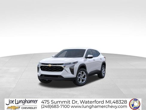 New 2026 Chevrolet Trax LS w/ LS Convenience Package FWD image 8
