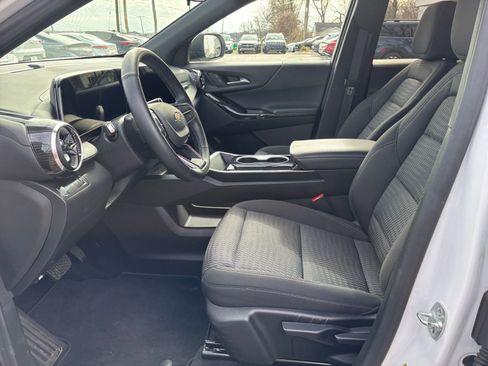 Used 2025 Chevrolet Equinox LT image 27