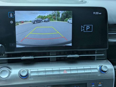 Used 2025 Hyundai Kona SEL AWD/4WD image 21