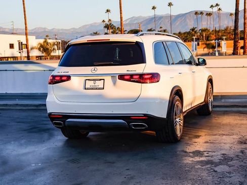 Used 2024 Mercedes-Benz GLS 450 4MATIC image 9
