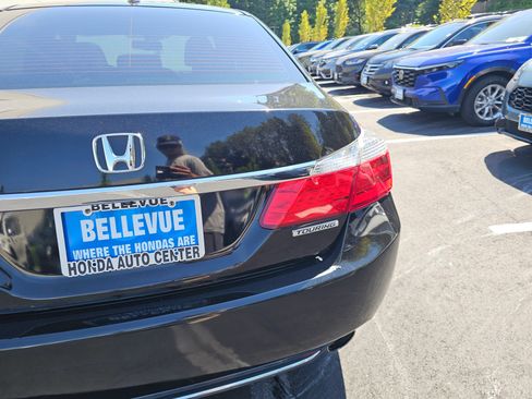 Used 2014 Honda Accord Touring image 17