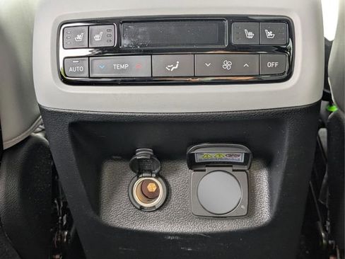 Used 2025 Hyundai Palisade SEL FWD image 14
