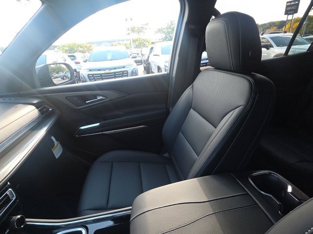 New 2027 Chevrolet Traverse LT w/ Driver Confidence Package FWD image 24