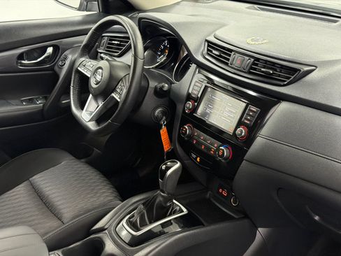 Used 2020 Nissan Rogue S w/ Special Edition Package AWD/4WD image 9