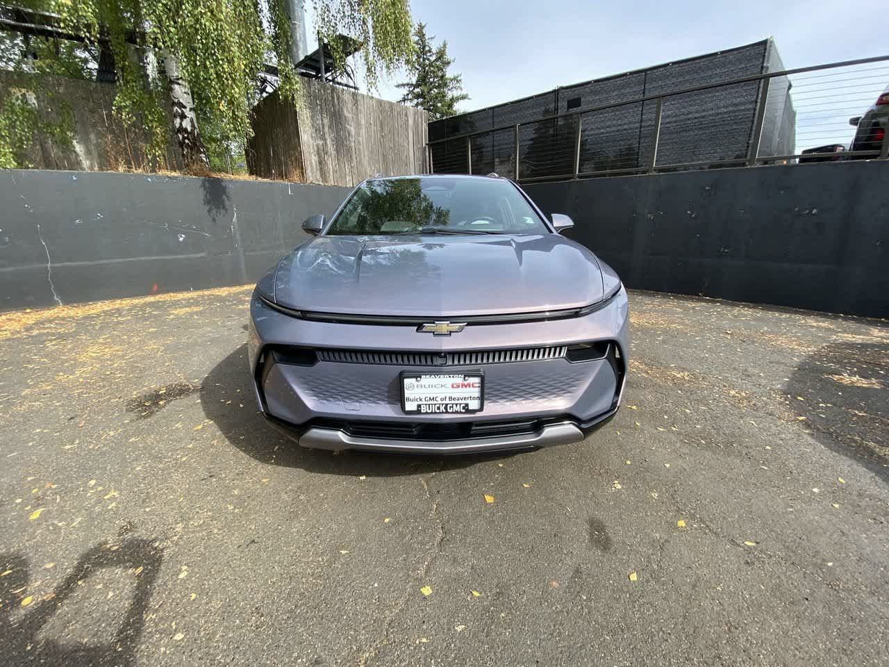 Used 2024 Chevrolet Equinox EV LT AWD/4WD image 9