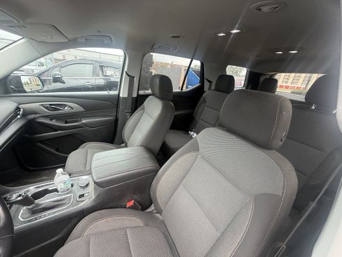 Used 2020 Chevrolet Traverse LT w/ LPO, Midnight Edition AWD/4WD image 4