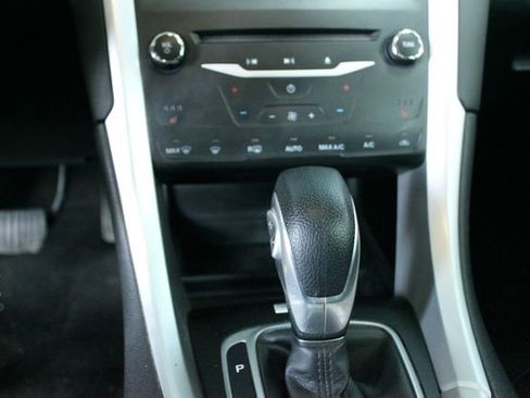 Used 2015 Ford Fusion SE image 18