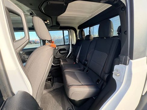 Used 2023 Jeep Gladiator Mojave w/ Cold Weather Group image 12