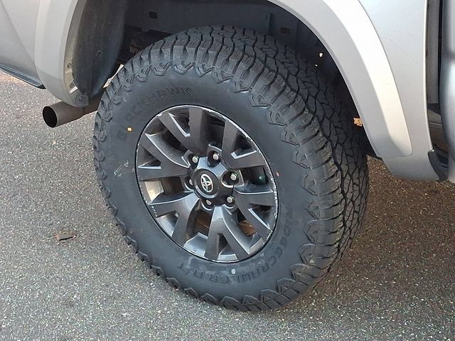 Used 2023 Toyota Tacoma SR5 w/ Technology Package AWD/4WD image 28