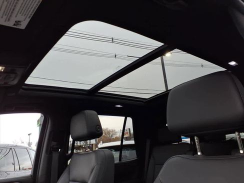 Used 2022 Chevrolet Tahoe Z71 w/ Luxury Package image 19