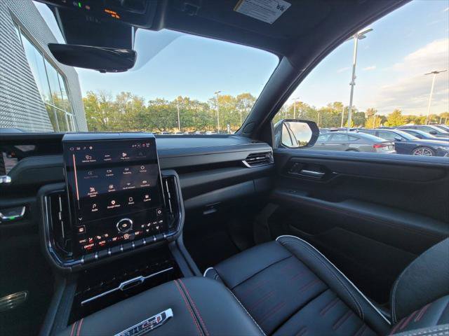 Used 2026 GMC Yukon AT4 Ultimate w/ LPO, Illumination Package AWD/4WD image 23