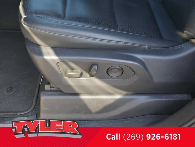 Used 2025 GMC Sierra 1500 SLT AWD/4WD image 24