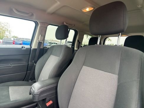 Used 2012 Jeep Patriot Sport image 32