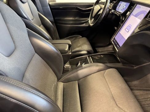 Used 2018 Tesla Model X 75D image 6