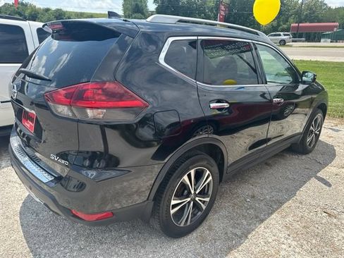 Used 2019 Nissan Rogue SV w/ Premium Package AWD/4WD image 4