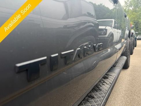 Used 2019 Nissan Titan SL AWD/4WD image 7