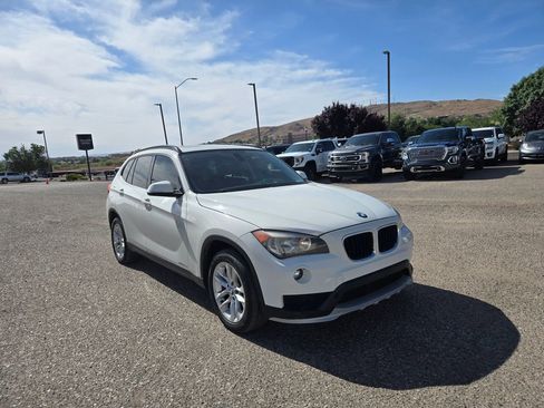 Used 2015 BMW X1 xDrive28i w/ Premium Package AWD/4WD image 3