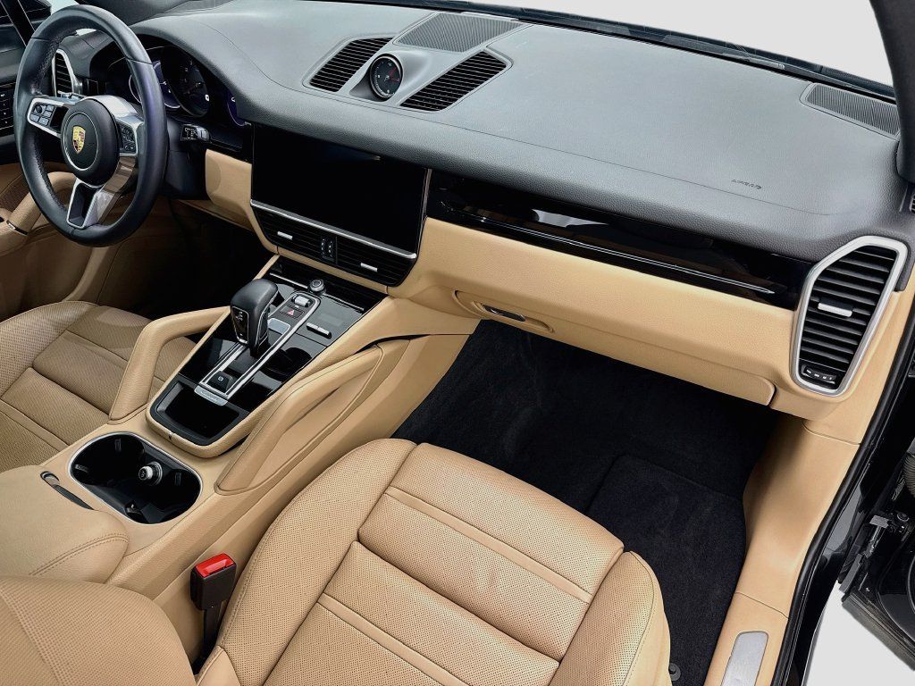 Certified 2023 Porsche Cayenne AWD/4WD image 19