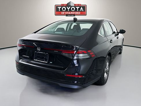 Used 2023 Honda Accord EX image 7