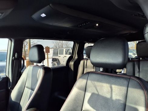 Used 2017 Dodge Grand Caravan GT image 15