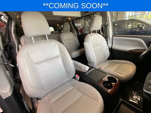 Used 2018 Toyota Sienna Limited Premium AWD/4WD image 18