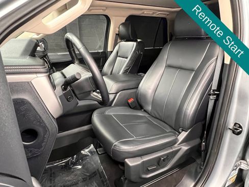 Used 2024 Ford Expedition XLT image 3