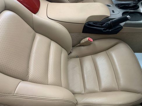 Used 2005 Chevrolet Corvette Convertible w/ Preferred Equipment Group RWD image 11