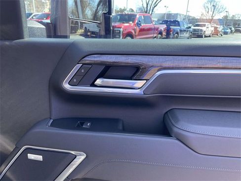 Used 2026 Chevrolet Silverado 2500 LTZ w/ LTZ Plus Package image 30