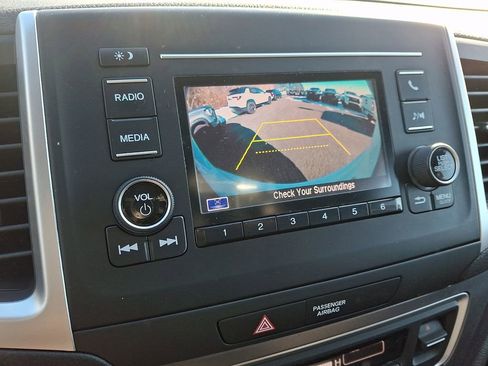 Used 2018 Honda Pilot LX image 17