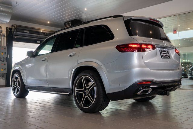Certified 2026 Mercedes-Benz GLS 450 4MATIC image 4