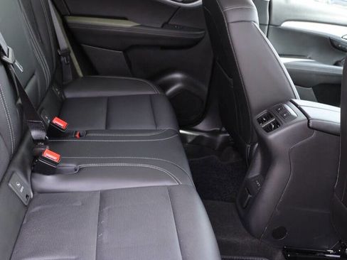 Used 2025 Buick Envision Avenir AWD/4WD image 16