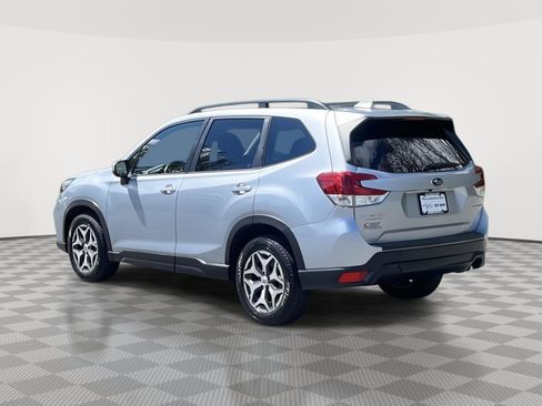 Used 2019 Subaru Forester Premium AWD/4WD image 7