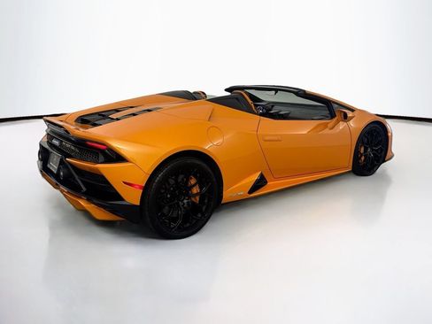 Used 2020 Lamborghini Huracan EVO RWD image 5