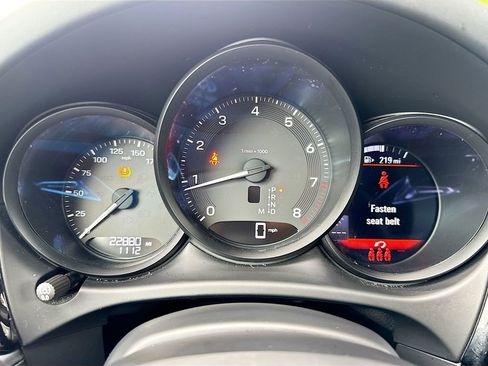 Used 2023 Porsche Macan image 13