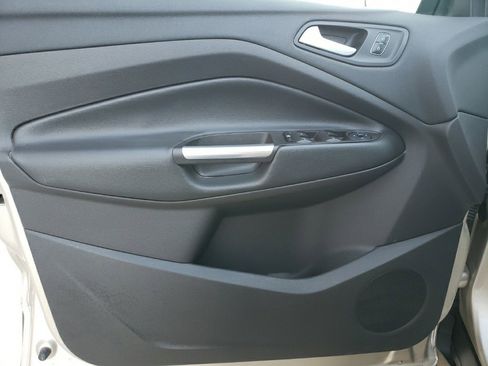 Used 2017 Ford Escape SE image 11