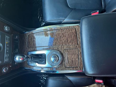 Used 2017 Nissan Armada Platinum image 18