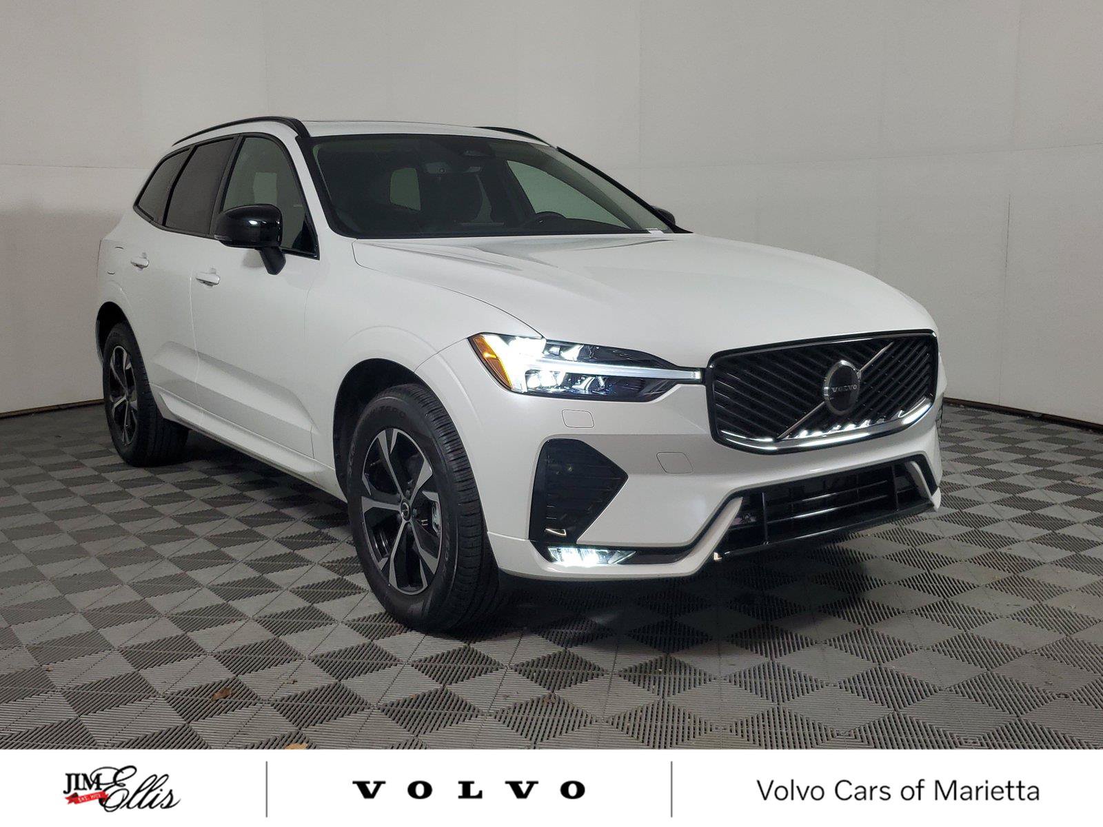 Used 2026 Volvo XC60 B5 Core w/ Climate Package AWD/4WD image 1