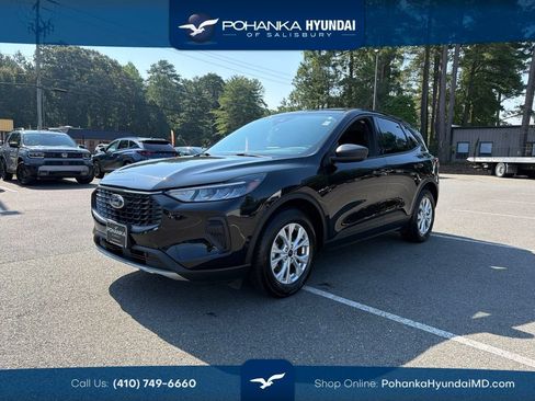 Used 2025 Ford Escape Active FWD image 1