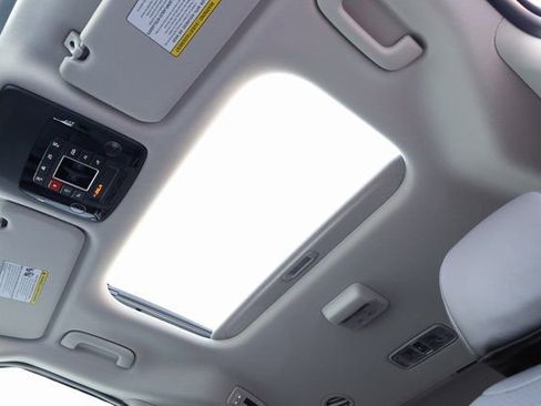Certified 2025 Kia Carnival SX Prestige FWD image 27
