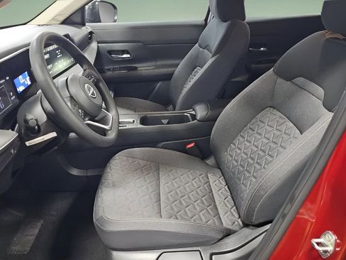 Used 2025 Nissan Kicks SV w/ Charging Package FWD image 5