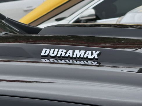 Used 2024 Chevrolet Silverado 1500 ZR2 w/ Technology Package image 5