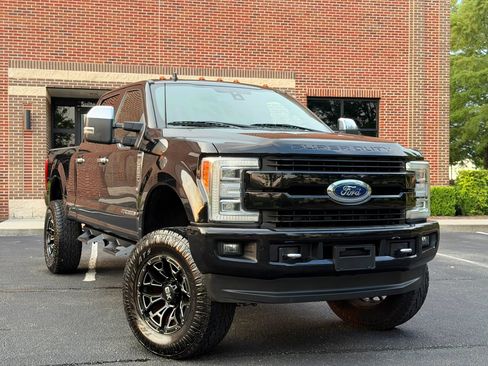 Used 2019 Ford F250 Platinum AWD/4WD image 1