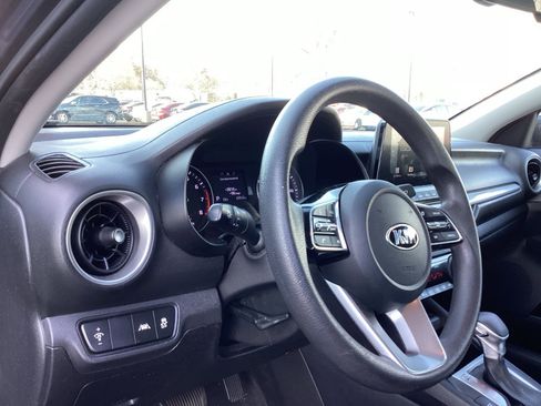 Used 2019 Kia Forte LXS image 9