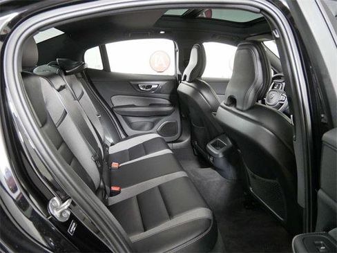 Used 2024 Volvo S60 B5 Plus image 11