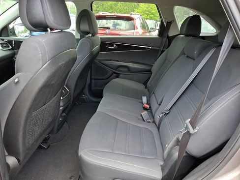 Used 2016 Kia Sorento FWD w/ LX Convenience Package image 10